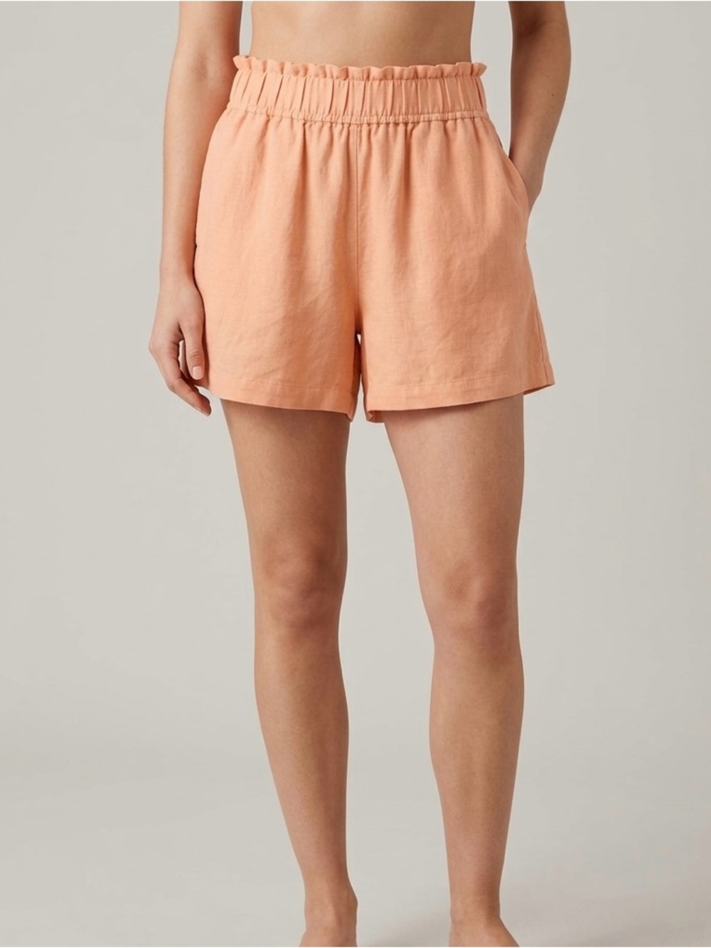 H&M Linen High Rise Smocked Waist Pull-On Shorts in Peach Orange Size M